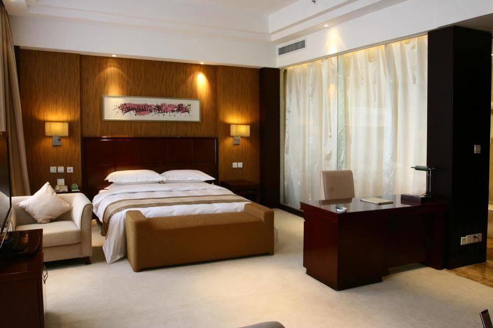 Tianrui Business Hotel Taiyuán Exterior foto